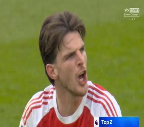 終場(chǎng)哨響后賴斯鼓勵(lì)隊(duì)友：爭(zhēng)冠還沒結(jié)束