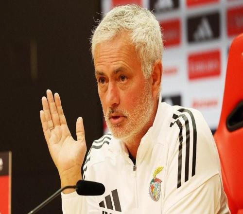 馬卡：皇馬尚未與穆里尼奧接觸，若有機(jī)會穆帥會認(rèn)真考慮