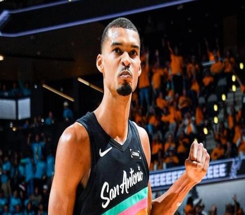 10！馬刺輕取開拓者，文班亞馬35分破紀(jì)錄，楊瀚森登場1分鐘