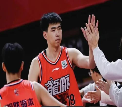 場均11分8籃板，多支NBA球隊邀請徐昕試訓，夏季聯(lián)賽是機會
