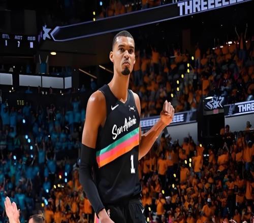 季后賽首秀破紀錄，超越鄧肯！楊瀚森也上場了！