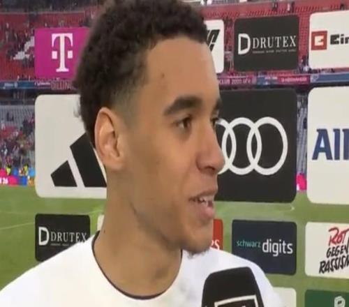 穆西亞拉：被換下是計(jì)劃好的，我的腳傷現(xiàn)在已經(jīng)好多了