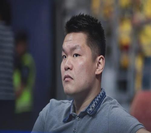 來了，他來了！宏遠(yuǎn)新大外預(yù)計(jì)明日啟程，有望趕上常規(guī)賽最后一戰(zhàn)