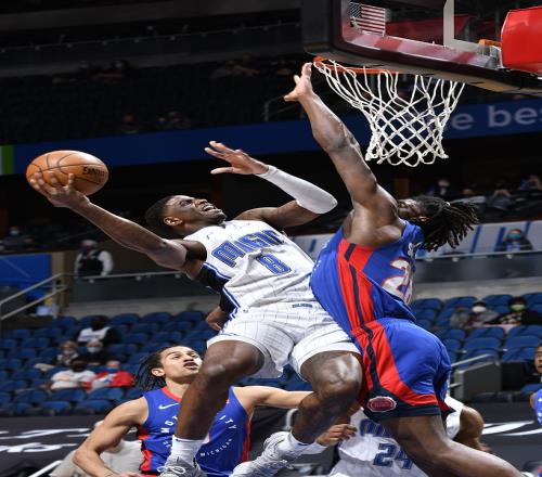 季后賽G1總結(jié)：都在溫水煮青蛙，只有掘金大火收汁，魔術(shù)太聰明了