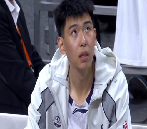 隨著北京險(xiǎn)勝、深圳落敗，CBA亂了！廣東四強(qiáng)不保，廣州仍有希望