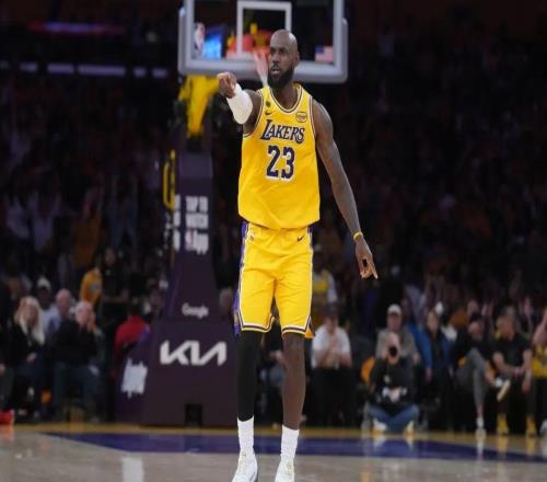 歷史第一??！詹姆斯季后賽紀(jì)錄又多一項(xiàng)！