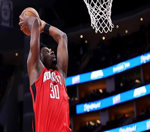 被湖人各種打爆！火箭替補中鋒的狀態(tài)真是已經明顯下滑了