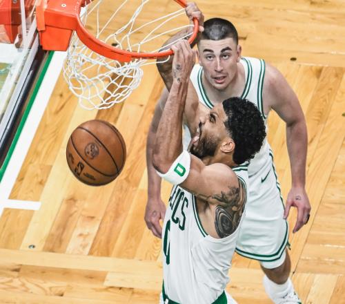 10！綠軍32分大勝76人，雙探花合砍51分，兩隊(duì)整體實(shí)力差距很大