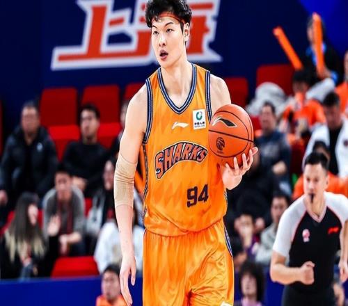 豪取22連勝穩(wěn)居聯(lián)盟第一！上海雙外缺席34分狂勝遼寧弗格32+7