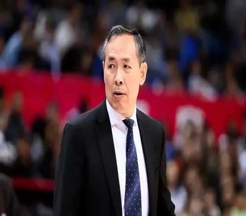 勝青島發(fā)布會(huì)！許利民提第四，贊防守與籃板，親承越打越成熟！