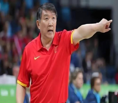 女籃國家隊怪相：練的不打打的不練大學(xué)生暫難挑大梁