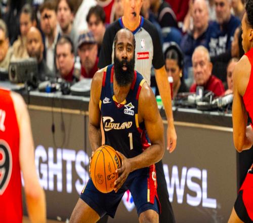 高效且全面！哈登14中9轟28+5+4+5斷再迎季后賽里程碑騎士20