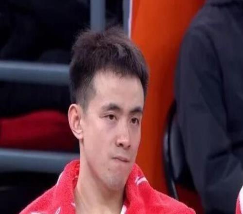 遼寧男籃慘敗上海男籃，趙繼偉深夜發(fā)聲，更衣室疑似出現(xiàn)矛盾，球迷：一切都回不去了