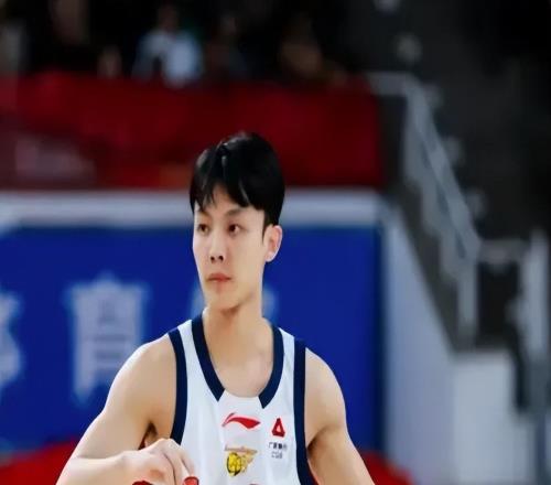 廣東3國手狀態(tài)咋打季后賽徐杰胡明軒夢游，崔永熙打4號(hào)位狂鐵！