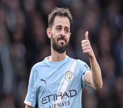 每體：B席未來取決于家庭因素，巴薩成其潛在下家但需大幅降薪