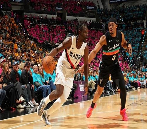 毫無手感！開拓者后場(chǎng)大將但凡能多進(jìn)幾球比賽局面都會(huì)發(fā)生變化