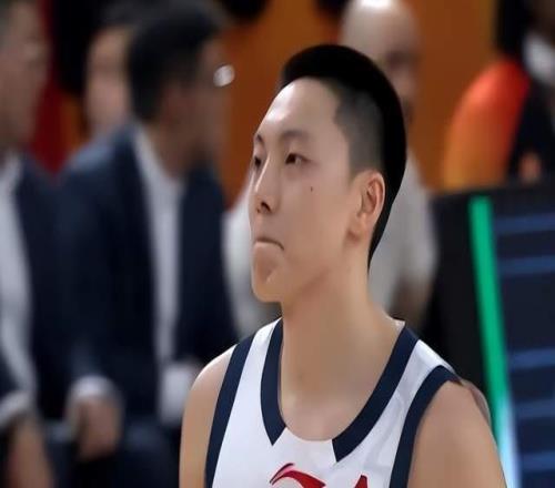 杜鋒被他坑慘了！沒籃還偏要投，假摔+7中1，遭調(diào)侃最佳退步球員