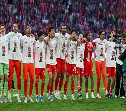 拜仁摘隊(duì)史德甲第34冠，主帥孔帕尼：“一切還沒(méi)結(jié)束”