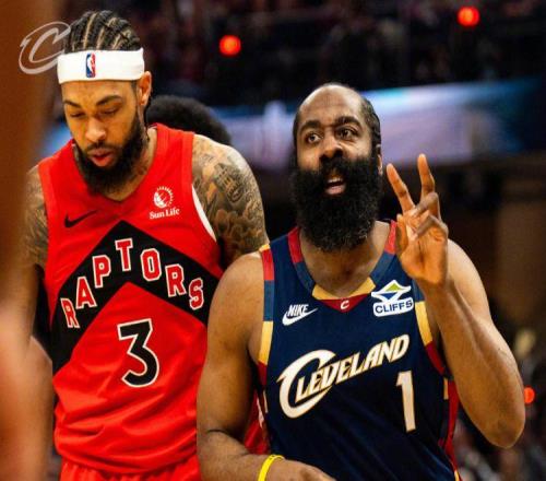 哈登28+5斷創(chuàng)歷史第1神跡還創(chuàng)4大紀錄，騎士2比0領(lǐng)先！米切爾30+7