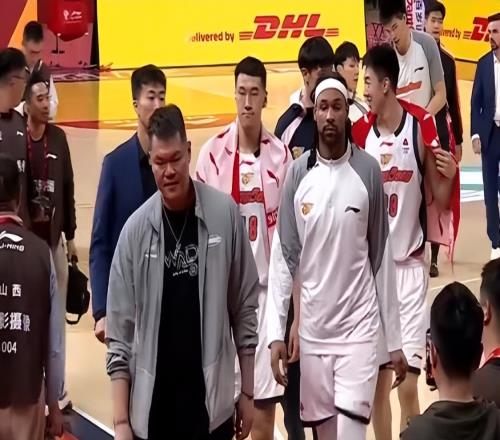 一場(chǎng)10696讓京深兩隊(duì)狂喜，廣東隊(duì)因禍得福，名利雙收