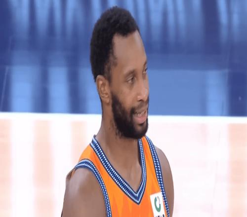 34分大勝！上海雙殺遼寧豪取22連勝弗格戰(zhàn)舊主32分