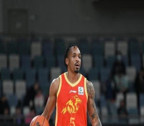 巴里布朗38分廣廈117104戰(zhàn)勝北控杰倫豪斯44分