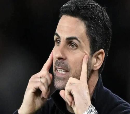 TA：戰(zhàn)曼城前槍手全隊(duì)參觀大本鐘，塔帥喊“這是我們的時(shí)間”