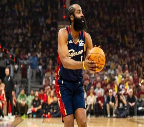 哈登28+5+4+5一戰(zhàn)3紀(jì)錄，米神連場暴走探花郎25分，騎士主場屠龍