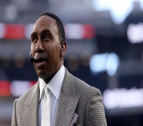 顶流解说翻车：四年不看球也能年入千万