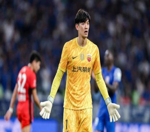 中超爭(zhēng)議判罰！顏駿凌超巨失誤，VAR介入，陳純新笑納大禮