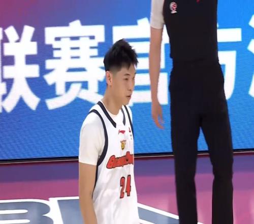 復(fù)出后喜提2連??！杜鋒失去廣東隊控制權(quán)，休賽期離隊成定局