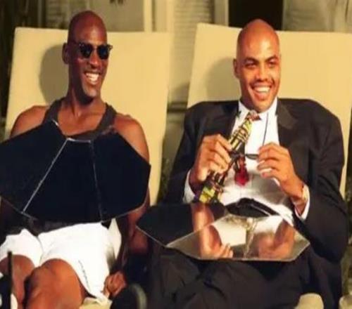 巴克利喬丹關(guān)系和好如初起因是巴克利批評喬丹對黃蜂的管理