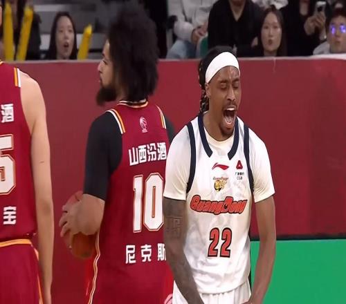 狂逼杜鋒下課廣東隊(duì)更衣室疑似發(fā)生內(nèi)訌，換帥進(jìn)入倒計(jì)時(shí)！