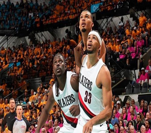 附加賽的表現(xiàn)很不理想，到了季后賽開拓者鋒線大將的表現(xiàn)依然糟糕