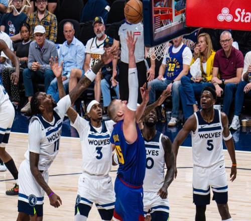 華子30+10森林狼逆轉(zhuǎn)掘金扳為1平，穆雷30+7+7約基奇24+15+8