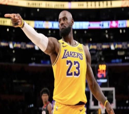 韋德：得知杜蘭特G1不打的時(shí)候，我就知道詹姆斯會(huì)徹底掌控比賽