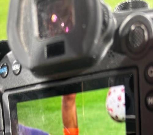 記者曬楊帆飛鏟克雷桑染黃鏡頭：這球太狠了，裁判看嗎