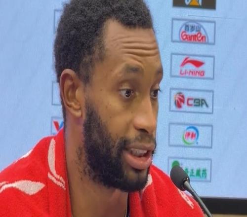 勝遼寧發(fā)布會！盧偉親承每個人狀態(tài)不錯，弗格直指遼寧傳統(tǒng)強隊！