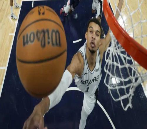 NBA歷史首現(xiàn)！文班全票當(dāng)選最佳防守球員成馬刺隊史第4位獲獎?wù)? />
<div   id=