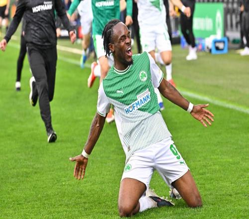 官方：法蘭克福從德乙菲爾特回購(gòu)23歲前鋒富特科伊