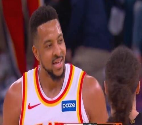 誰發(fā)揮罵誰，紐約主場球迷開始高喊“法克CJ”