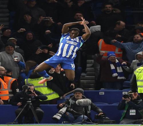 越老越妖，維爾貝克曬Siu慶祝照片并艾特C羅