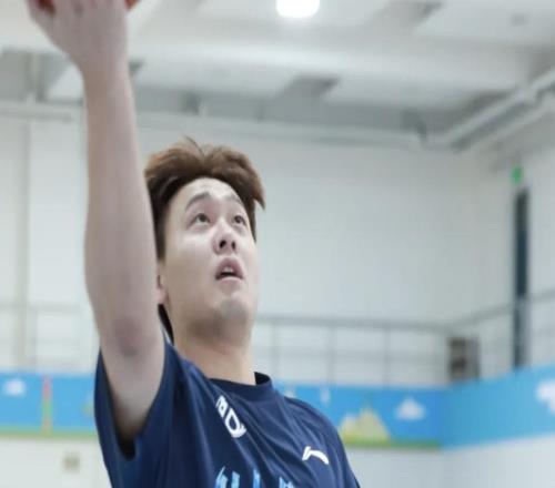 北京動(dòng)態(tài)！阿隆德斯官宣取代貝利，曾凡博有望復(fù)出，趙睿仍在恢復(fù)