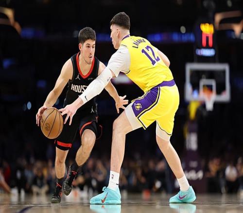 防守端任人宰割進(jìn)攻端毫無(wú)手感，火箭探花郎G2的表現(xiàn)如同夢(mèng)游