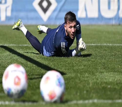 圖片報：漢堡和門將霍伊爾就續(xù)約有分歧，球員關(guān)注拜仁的興趣