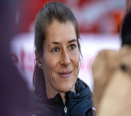 柏林聯(lián)合把女足主帥塞給男足，這操作能打幾分