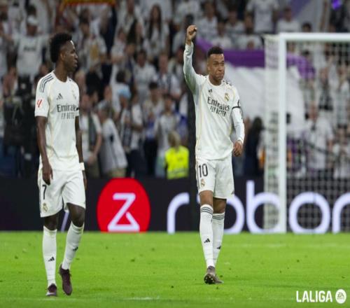 21！兩大巨星同場閃耀13.4億近5場首勝終反彈先賽落后榜首6分