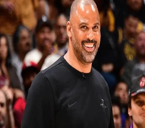 烏度卡想讓湖人贏就直說！包夾詹姆斯讓出勝利，對4將運用全錯！