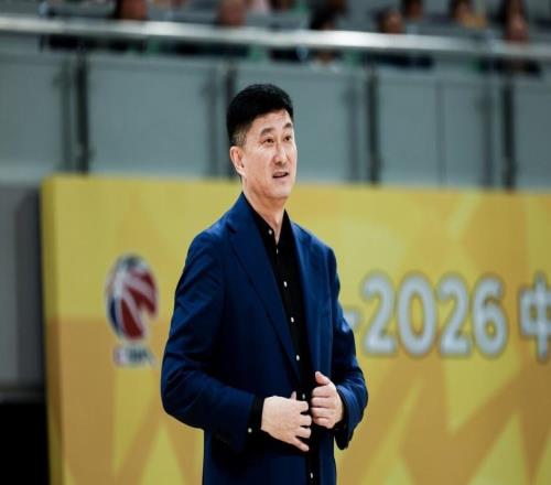 繼續(xù)執(zhí)教廣東！跟隊記者曝杜鋒身體無礙：忽上吐下瀉才到醫(yī)院急診