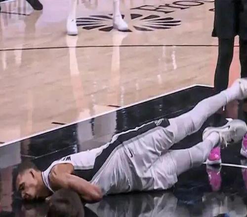 突發(fā)腦震蕩！文班亞馬退賽！